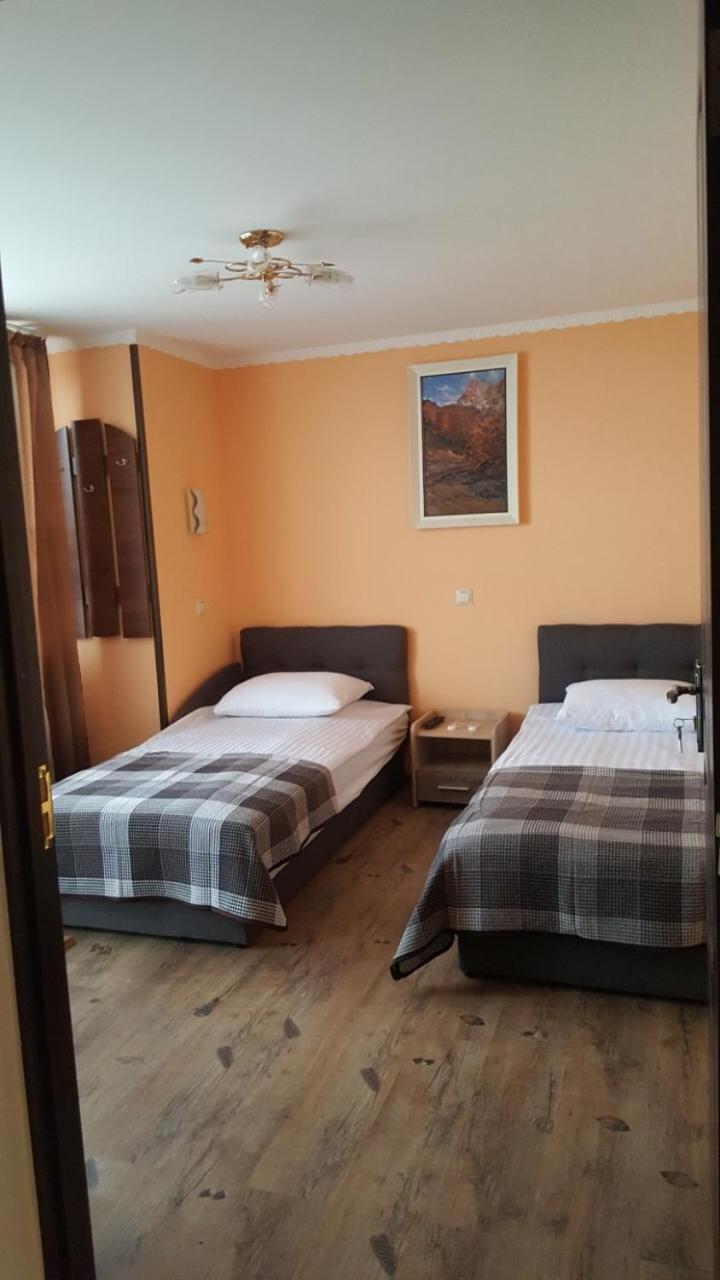 Zatishok Guest House Rakhiv Luaran gambar